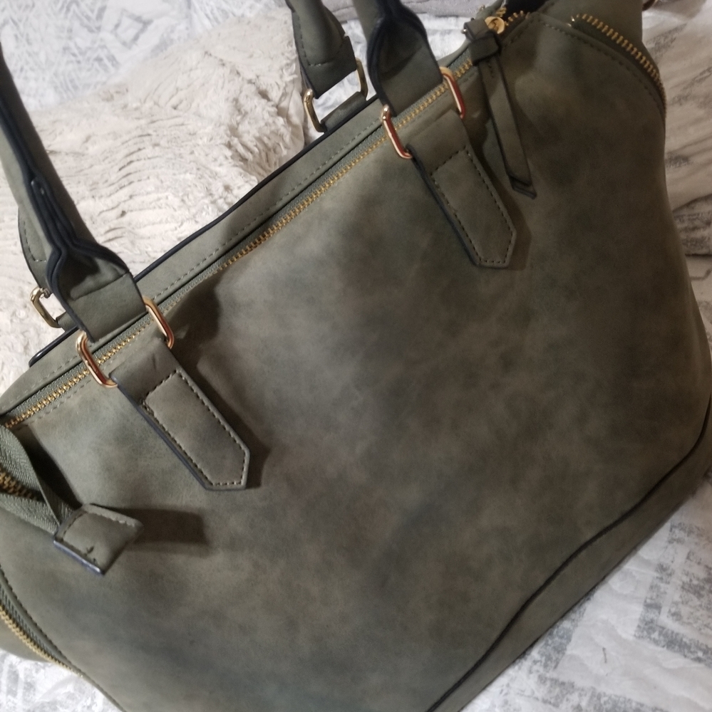 Handbag - Picture 2 of 3